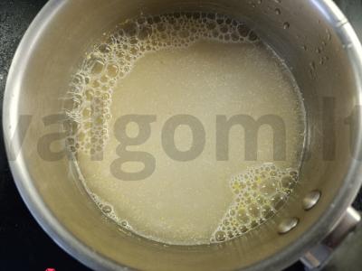 Kukurūzų košė su uogomis ir avižiniais sausainiais Žingsnis 2