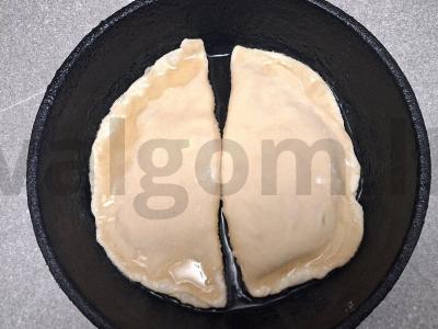 Čeburekai su naminiu faršu ir sūriu Žingsnis 7