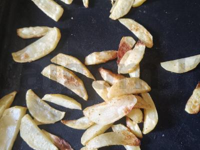 Kaimiškos bulvės su prieskoniais augaliniame aliejuje Žingsnis 5