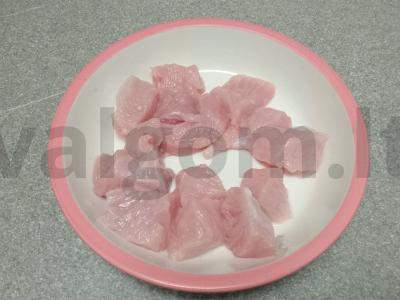 Kalakutienos filė su moliūgu, paprikomis ir mocarela Žingsnis 1