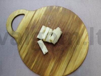 Vištienos ritinėliai su sūriu džiūvėsėliuose Žingsnis 4