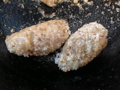 Vištienos ritinėliai su sūriu džiūvėsėliuose Žingsnis 10