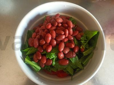 Salotos su pupelėmis, pomidorais ir rūgštynėmis Žingsnis 3