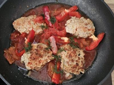 Kotletai pomidorų padaže su bulvėmis Žingsnis 8