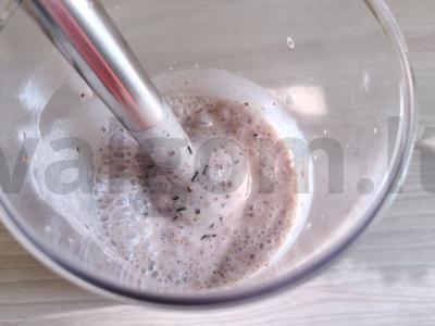 Banano, mėlynių ir ledų kokteilis Žingsnis 3