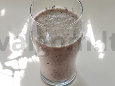 Banano, mėlynių ir ledų kokteilis pagrindine nuotrauka