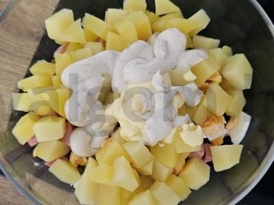 Klasikinis Olivier salotas su žirneliais ir dešrelėmis Žingsnis 6