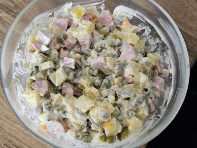 Klasikinis Olivier salotas su žirneliais ir dešrelėmis Žingsnis 7