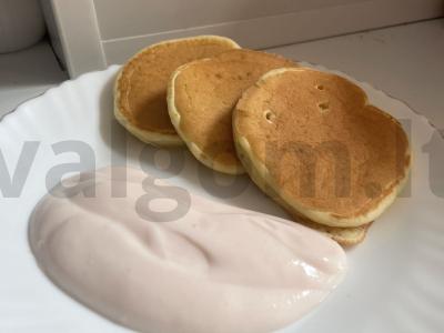 Blynai su riebalais ir cinamonu pagrindine nuotrauka