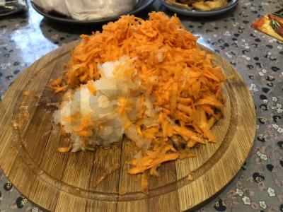 Vištiena su džiovintais slyvomis ir džiovintais obuoliais Žingsnis 1