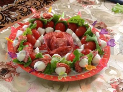 Užkandis ant iešmelių pagrindine nuotrauka