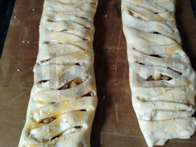 Sluoksniuota pyragaitis su obuoliais ir riešutais Žingsnis 7