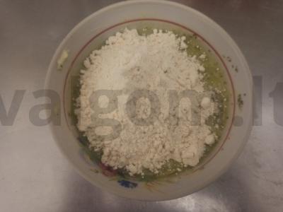 Patingėlių bulvių virtinukai su krapais mėsos sultinyje Žingsnis 2