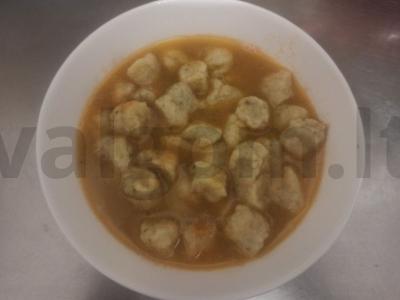 Patingėlių bulvių virtinukai su krapais mėsos sultinyje pagrindine nuotrauka