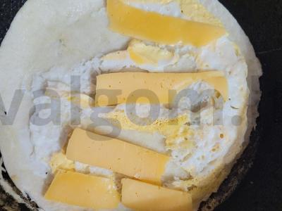 Sotūs pusryčiai su kiaušiniu ir dešra ant tortilijos Žingsnis 3