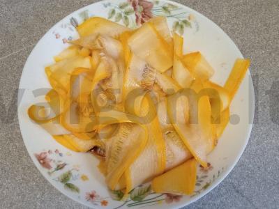 Marinuoti cukinijos su sojų padažu ir medumi Žingsnis 6