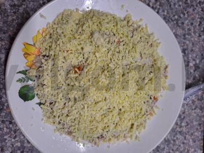 Daržovių ir žuvies konservų salotas Žingsnis 10