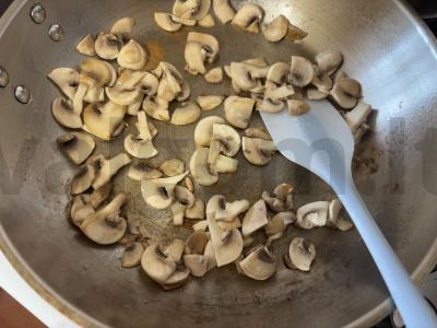 Vištiena su grybais sojų padaže Žingsnis 3