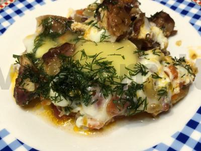 Vakarienės shakshuka su šonine pagrindine nuotrauka