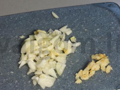 Gruziniškas lobio su alyvuogių aliejumi Žingsnis 1