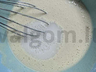 Blynai su kefyru ir kukurūzų miltais Žingsnis 5