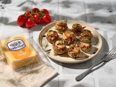 Grybai su sūriu orkaitėje pagrindine nuotrauka