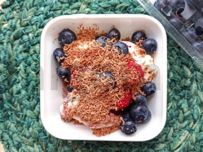 Uogų ledai su avietėmis, mėlynėmis ir šokoladu Žingsnis 5