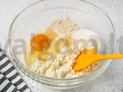 Vatrushkos su vyšniomis Žingsnis 1