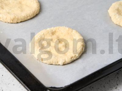 Vatrushkos su vyšniomis Žingsnis 2