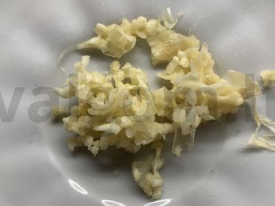 Sriuba su kiaulienos šonkauliais ir česnakiniais kukuliais Žingsnis 6