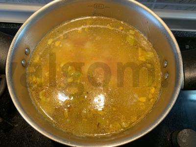 Sriuba su kiaulienos šonkauliais ir česnakiniais kukuliais Žingsnis 13