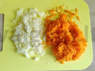 Vištienos blynai su sūriu ir morkomis Žingsnis 2