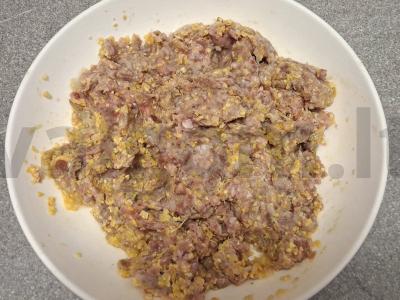 Kepti jautienos kotletai su kukurūzų dribsniais Žingsnis 4