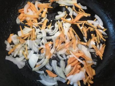 Basmati ryžiai su midijomis ir daržovėmis Žingsnis 4