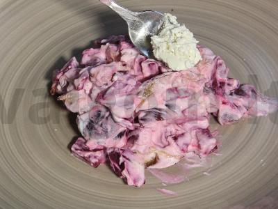 Burokėlių salotas su riešutais Žingsnis 5