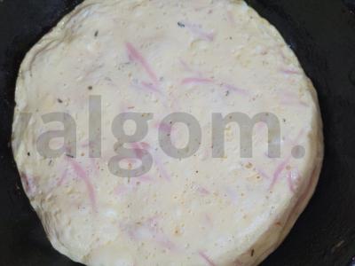 Omletas su graikišku jogurtu ir kalakutienos kumpiu Žingsnis 4