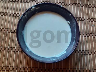 Blynai su varškės ir raudonųjų serbentų padažu pusryčiams Žingsnis 2