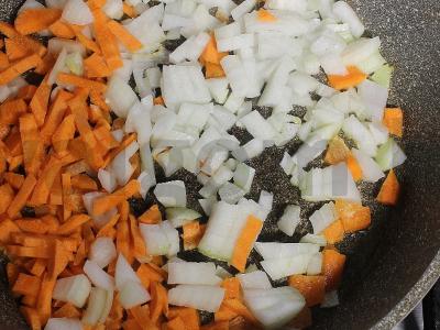 Kailinis triušis žirnių troškinyje su daržovėmis Žingsnis 6