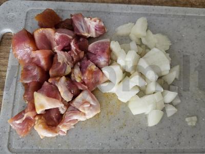 Mėsos lagmanas su daržovėmis Žingsnis 1