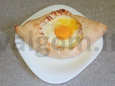 Hachapuri po-adžarski su bekonu Žingsnis 7