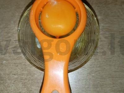 Kiaušinienė su pomidorais pusryčiams Žingsnis 2