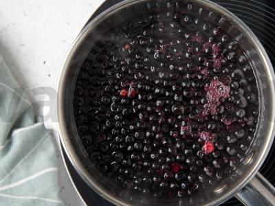 Šaldytų mėlynių kompotas Žingsnis 2