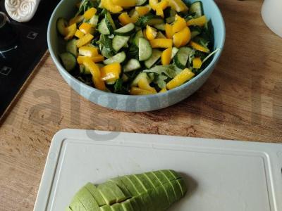 Daržovių salotas su rukola ir halumi sūriu Žingsnis 2