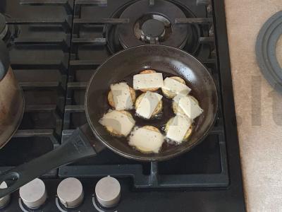 Tostai su lašiša, sūriu ir cukinija Žingsnis 4