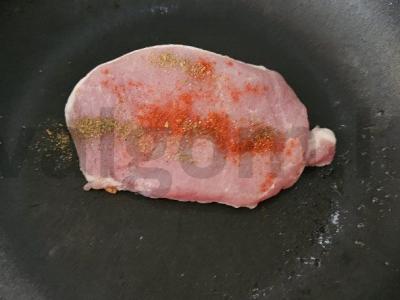 Keptas steikas su barbekiu padažu ir daržovių salotu Žingsnis 2