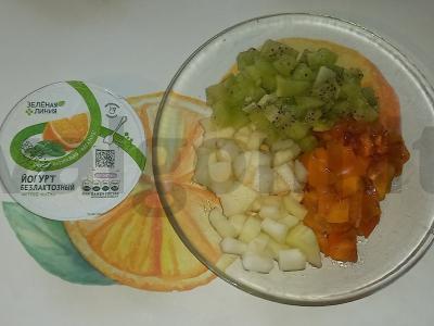 Vaisių salotos su melionu ir jogurtu Žingsnis 2