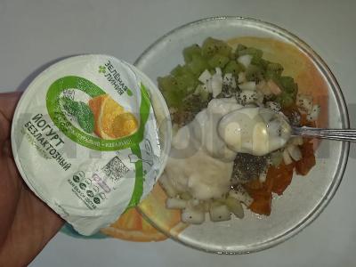 Vaisių salotos su melionu ir jogurtu Žingsnis 4