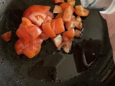 Kiaušinienė su pomidoru per 15 minučių Žingsnis 4