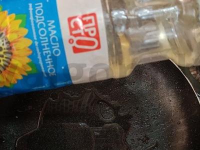 Kailinis triušis grietinėje su daržovėmis ir bulvėmis Žingsnis 1