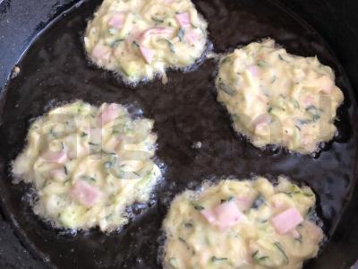 Cukinijų blynai su kumpiu Žingsnis 8